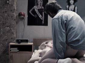 Марта Нерадкевич голая – Соединенные штаты любви (2016) #2