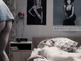 Марта Нерадкевич голая – Соединенные штаты любви (2016) #3