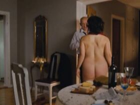 Нина Андресен голая – Домой на Рождество (2010)