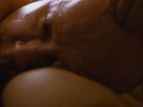 Нина Андресен голая – Домой на Рождество (2010) #2