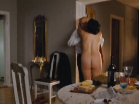 Нина Андресен голая – Домой на Рождество (2010) #3