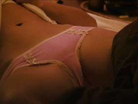 Катрина Боуден секси - Пираньи 3DD (2012)