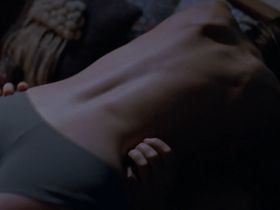 Джэми Ли секси - Сожители s02e01 (2017) #3