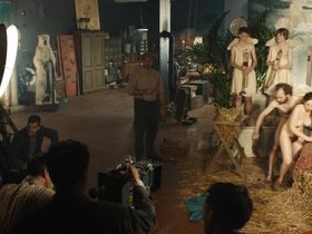 Franziska Holitschke голая - Вавилон-Берлин s01 (2017) #5