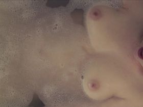 Helle Rossing голая - Pige under vand (2012)