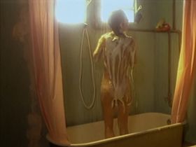 Лидия Бронди голая - Поцелуй на асфальте (1981) #5