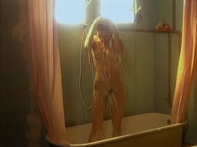 Лидия Бронди голая - Поцелуй на асфальте (1981) #8