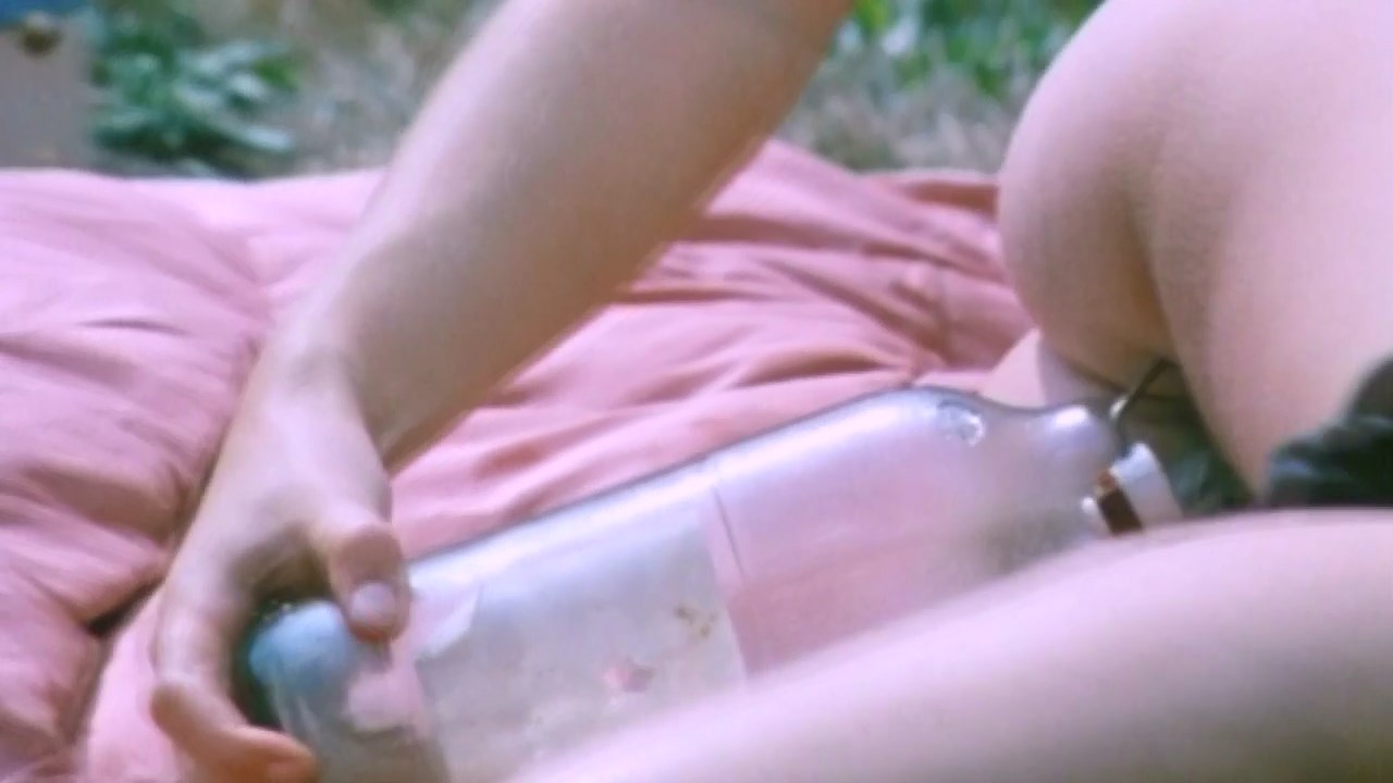 Шарлотт Александра голая - Настоящая девчонка (1976) .