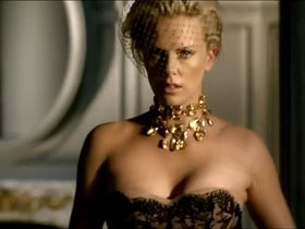 Шарлиз Терон голая - Dior Perfume Commercial (2011) #2