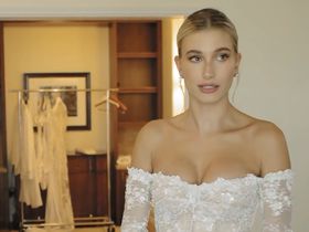 Хейли Бибер секси - Wedding Dress Fitting (2019)