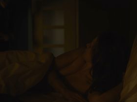 Тереза Хофова секси - Домашний режим (2018) #6
