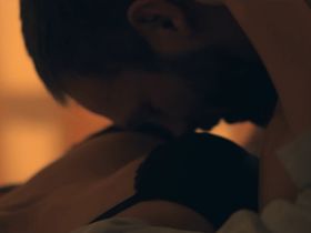 Жюли Де Бона секси - Un regret (2015)