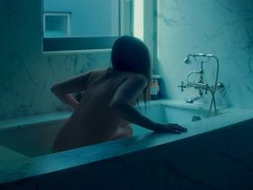 Ана Жирардо голая - В ловушке (2019) #14