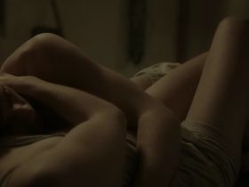 Ханна Берри Джордж секси - Storm House (2011)