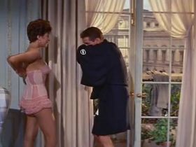 Джоан Коллинз секси - Собирайтесь вокруг флага, ребята! (1958)
