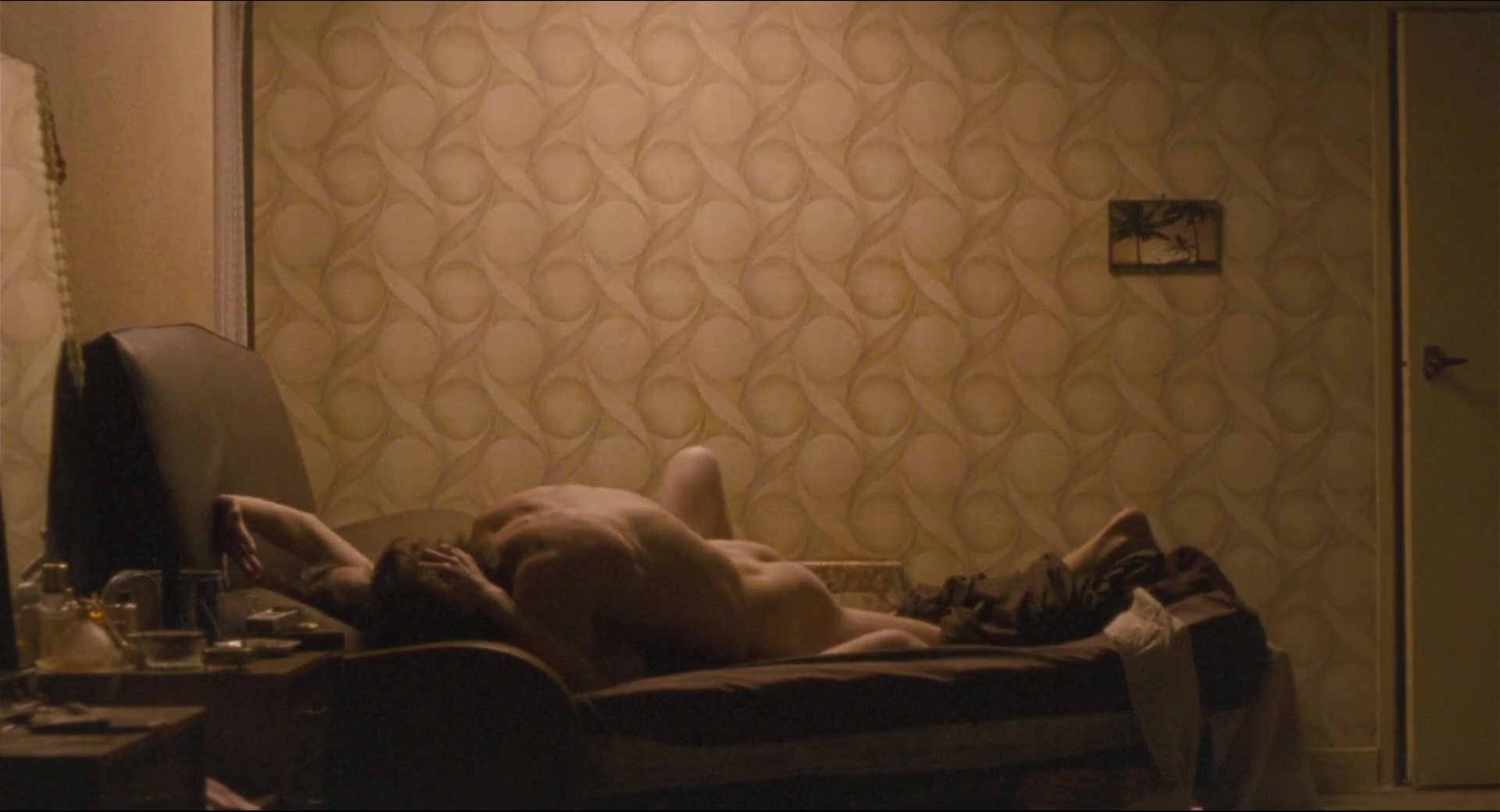 Andrew garfield sex scene - 🧡 SIMPLY RESTITUDA: Andrew Garfield in Mainstr...