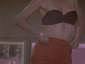 ДжоБет Уильямс секси - Подмена (1991) #3