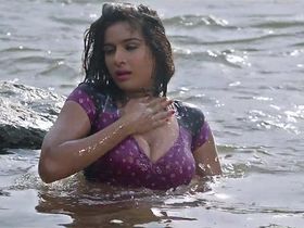 Неха Кхан секси - Shikari (2018) #7
