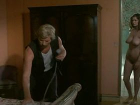 Патриция Барзик голая - Вспарывающая машина (1986) #7