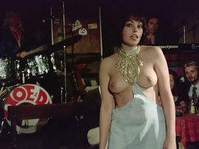 Лина Ромай голая, Мартин Стедил голая - Голые марионетки в подполье (1975) #3