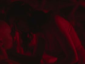 Кортни Итон секси - Высшая форма (2018) #21