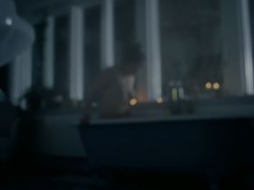Оливия Ларсен голая, Келли Бёрглунд секси - Призрак на кладбище (2019) #5