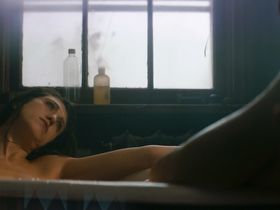 Amy Nostbakken голая, Norah Sadava голая - Рупор (2018) #7