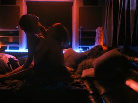 Жаклин Тобони голая, Арьенн Мэнди голая - Секс в другом городе: Поколение Q s01e04 (2019) #5