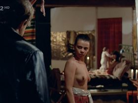 Летиция Габриелли голая, Карлос Сотто Майор секси - Вне закона (1983) #7