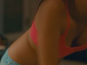 Николь Блум секси, Фаббианн Терез секси - Вечеринка с тинейджерами (2016) #3