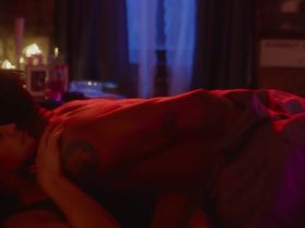 Джина Родригес секси, Бриттани Сноу секси, ДеВанда Уайз секси - Кому-то прекрасному (2019) #13