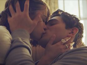 Холстон Сейдж секси, Майя Митчелл секси - Наше последнее лето (2019) #9