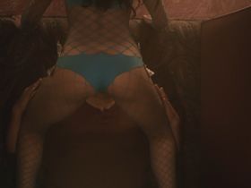 Samantha Arredondo голая, Harley Ava Hanson голая секси, Сара Холлис секси, Marilinda Rivera секси - Из мёртвых (2019) #12