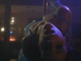 Samantha Arredondo голая, Harley Ava Hanson голая секси, Сара Холлис секси, Marilinda Rivera секси - Из мёртвых (2019) #3