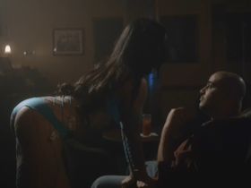 Samantha Arredondo голая, Harley Ava Hanson голая секси, Сара Холлис секси, Marilinda Rivera секси - Из мёртвых (2019) #6
