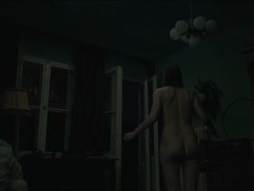 Магдалена Целецка голая, Агата Бузек голая - Темно, почти ночь (2019) #3