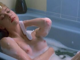 Дженили Харрисон голая, Дженнифер Штейн голая - Проклятие 3: Кровавое жертвоприношение (1991) #11
