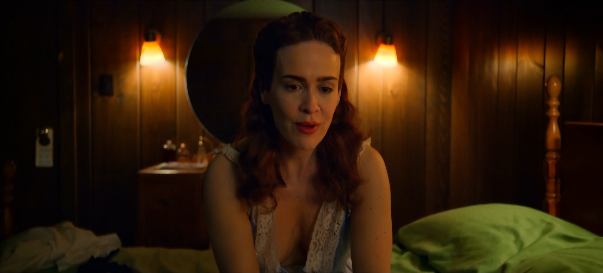 Sarah paulson in bed meme