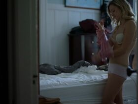 Оливия Хэмилтон секси - Держись крепче и удачи (2020) #7