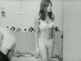 Yvonne Kodonova голая - Это человек Гомолка (1969) #11
