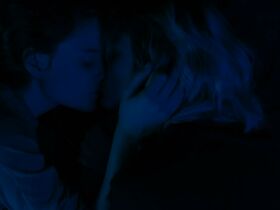 Анна Шилдс голая, Rachel Finninger секси - Монструозный (2020) #5