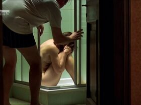 Теодора Ремундова голая - Семейная поездка (2002) #10