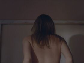 Сидни Свини секси, Отмара Марреро секси - Клементина: Девушка из рая (2019) #20