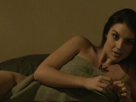 Аделаида Кейн секси – Козы (2012)