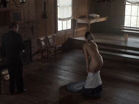 Алисия Дебнем-Кери голая – Рука дьявола (2014)