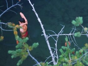 Кимберли Уорнат голая, Мэйко Нгуен голая – Держись до конца (2004) #2