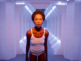 Теника Дэвис секси – Дебаг (2014)