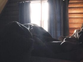 Бобби Ти голая, Пони Уэйв голая – Нерождённые (2016) #3