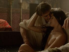 Мелиа Крейлинг голая – Борджиа s02e01-04 (2012)