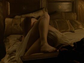 Холлидей Грейнджер голая – Борджиа s02e02 (2012) #2